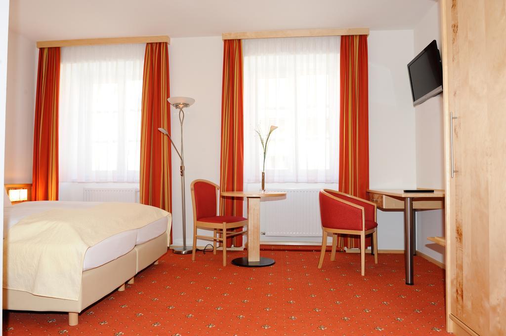 Hotel-Gasthof-Fleischerei - Zur Alten Post Schwanberg Δωμάτιο φωτογραφία