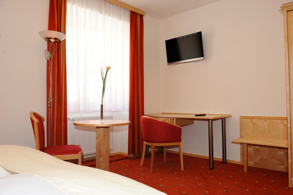 Hotel-Gasthof-Fleischerei - Zur Alten Post Schwanberg Δωμάτιο φωτογραφία