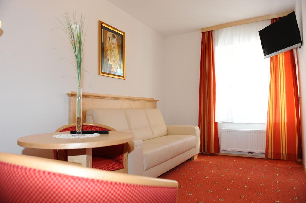Hotel-Gasthof-Fleischerei - Zur Alten Post Schwanberg Εξωτερικό φωτογραφία